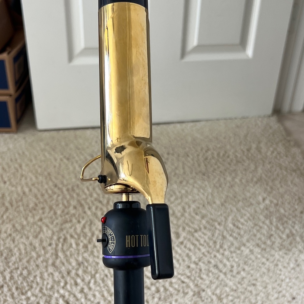 Hot Tools 1.5” Gold and Black Curling Iron